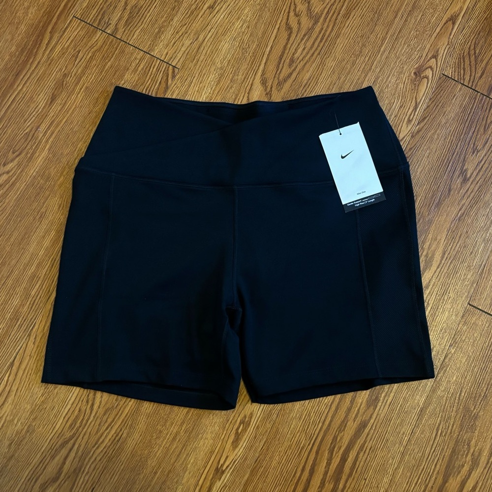 Nike One Wrap Women’s High-Waisted Biker Shorts Size Large